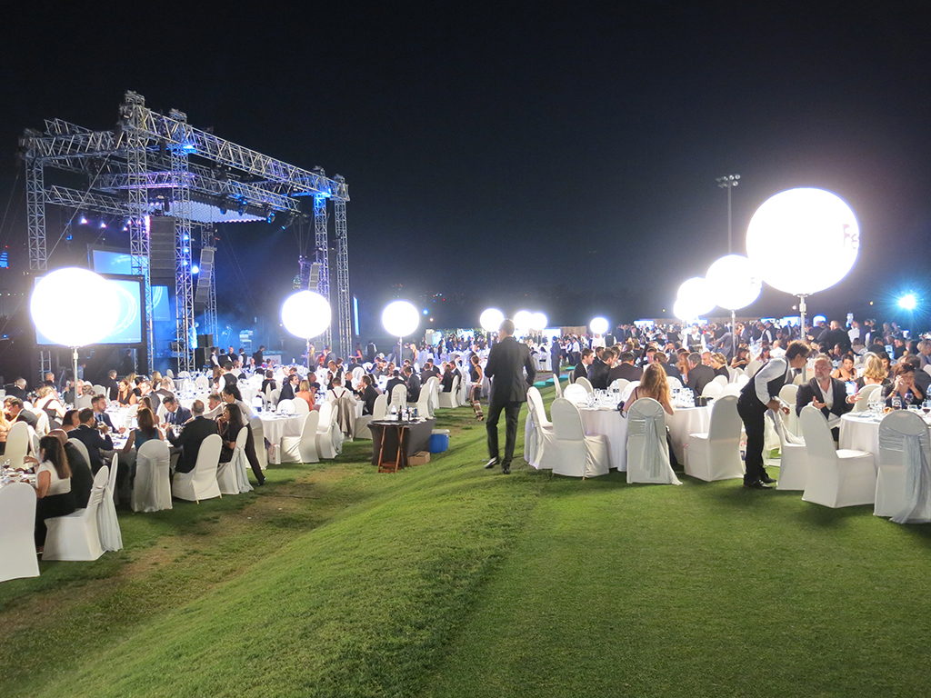 UAE_Dubai_crystal_OK.jpg
