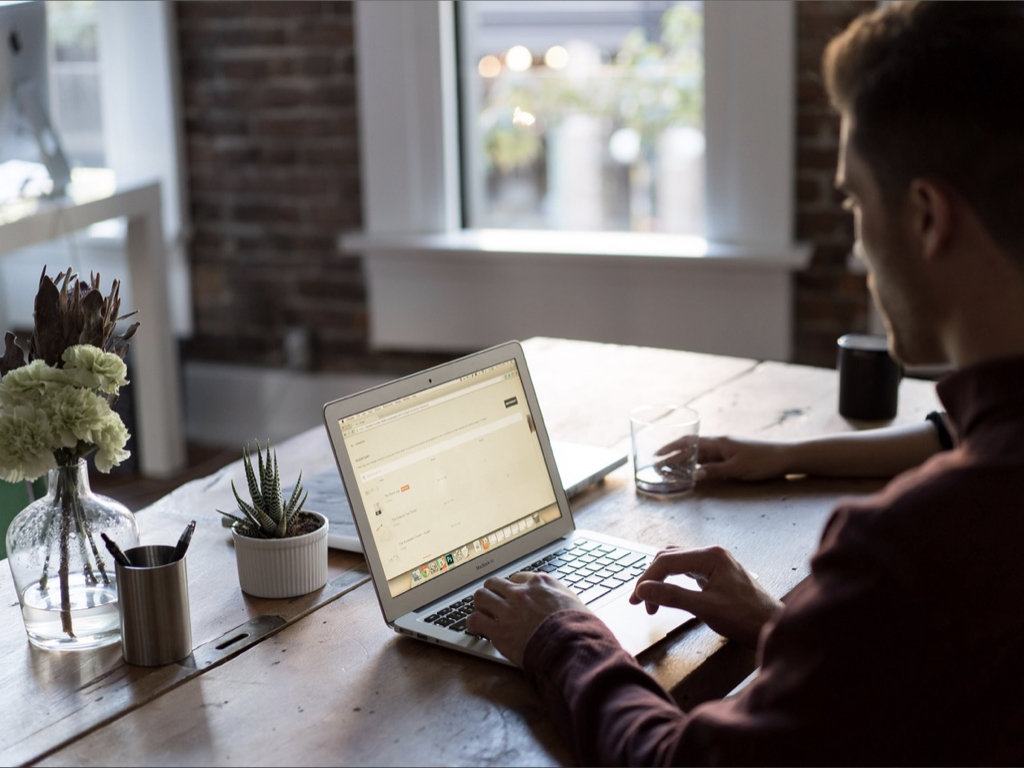 Photo_by_Bench_Accounting_on_Unsplash-SV001.jpeg