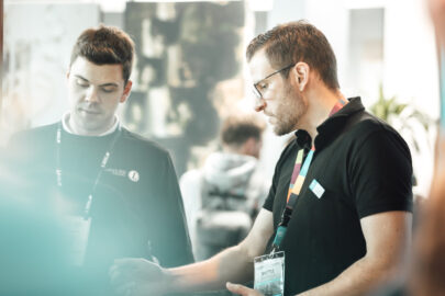 Adam Hall Group à l’ISE 2026 : les réseaux audiovisuels parlent le même langage