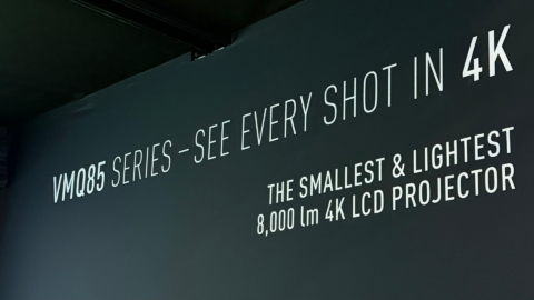 ISE 2026 : Panasonic met en situation son nouveau vidéoprojecteur 4K VMQ85