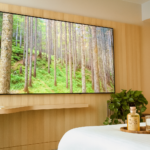 Les grands écrans TV Samsung s’invitent à l’hôtel Jangle Paris CDG pour une expérience cinéma en chambre inédite