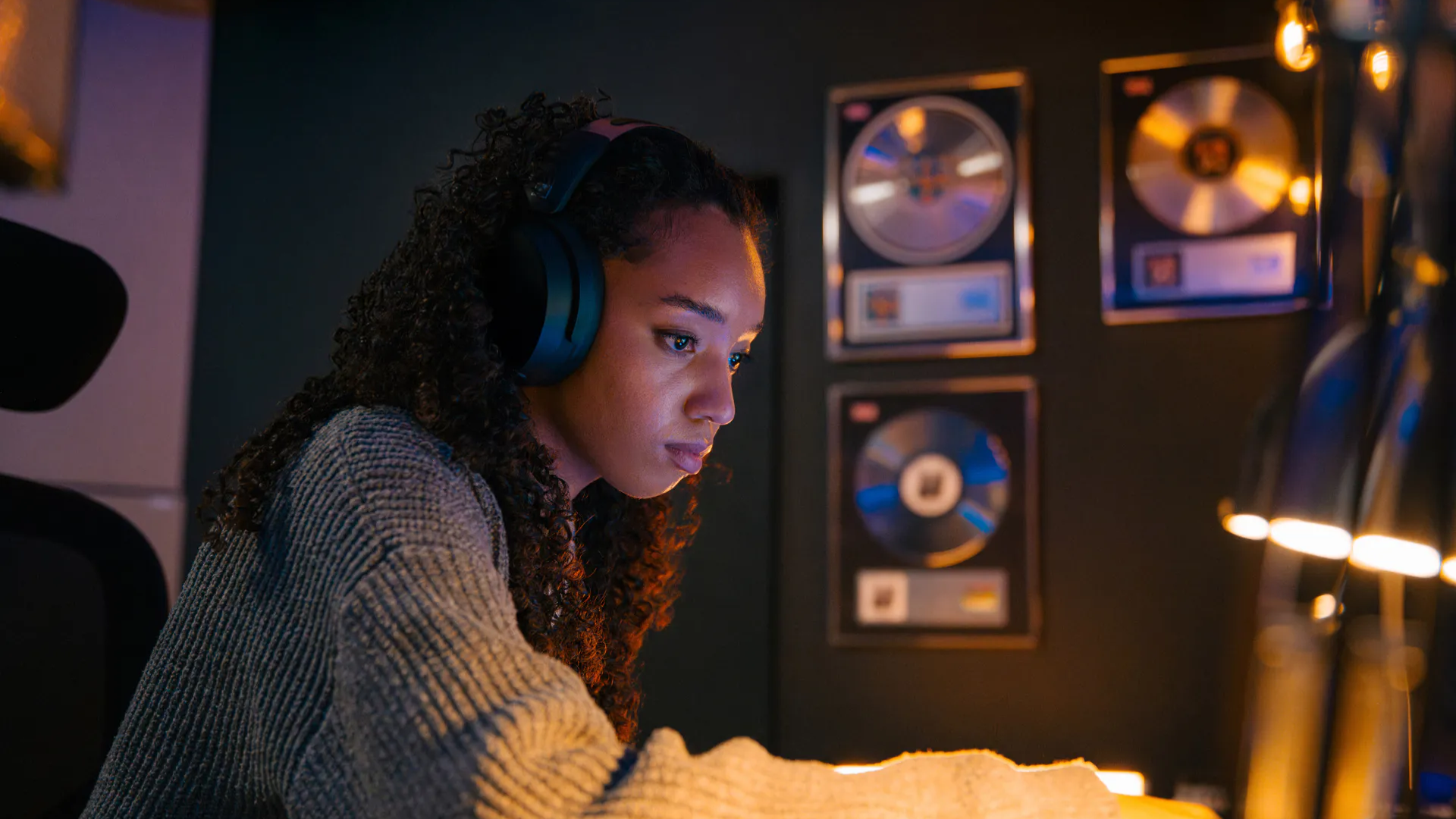 Sennheiser HD 480 PRO veut réconcilier casque fermé, basses précises et confort studio