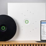 Le TCC M Plus et la dalle de plafond TCC M avec la solution de management Q-SYS © Sennheiser