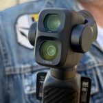 La DJI Osmo Pocket 4P possède un double objectif qui change la façon de tourner