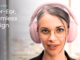 Le Zone Vibe Pro adopte un design circum-auriculaire sans perche micro, avec l’ambition de passer plus facilement des usages professionnels aux usages personnels. © Logitech