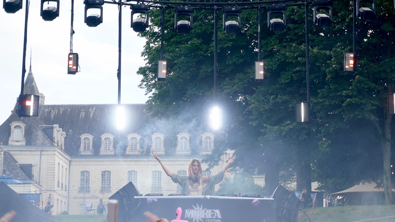 Moorea Festival : GLP muscle la scène B avec stroboscopes, pixels, vidéo NDI et IP